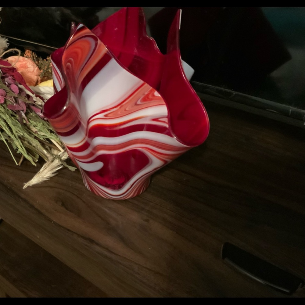 Stunning, made by local artistan, red/white vase.